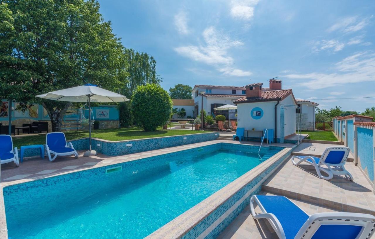 Villa Anita With Common Pool Vrvari Exterior photo