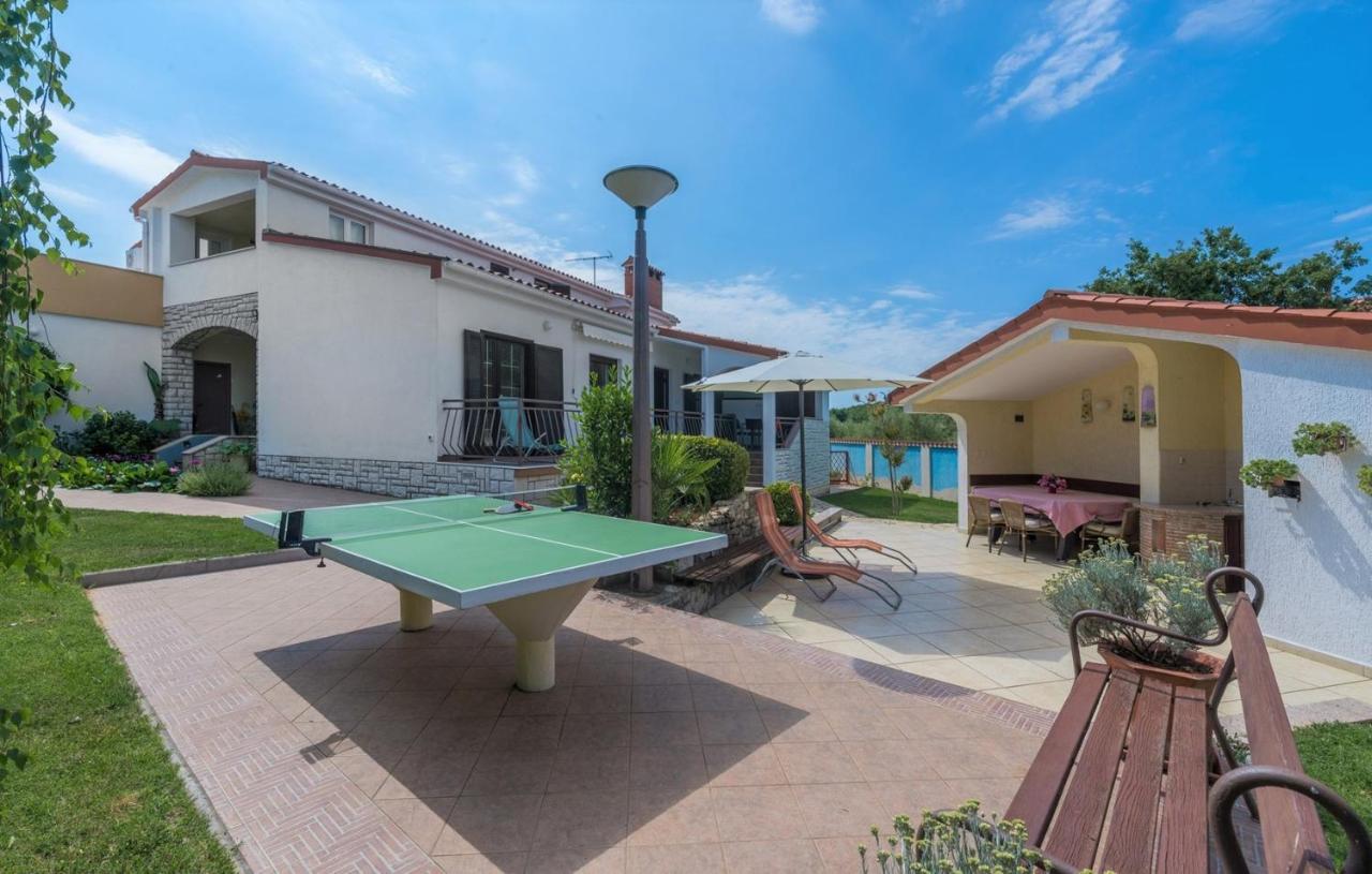 Villa Anita With Common Pool Vrvari Exterior photo