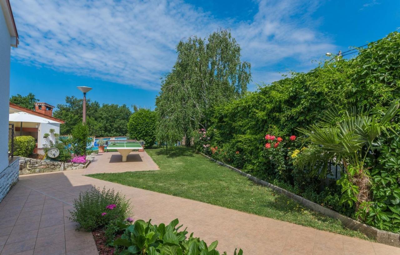 Villa Anita With Common Pool Vrvari Exterior photo
