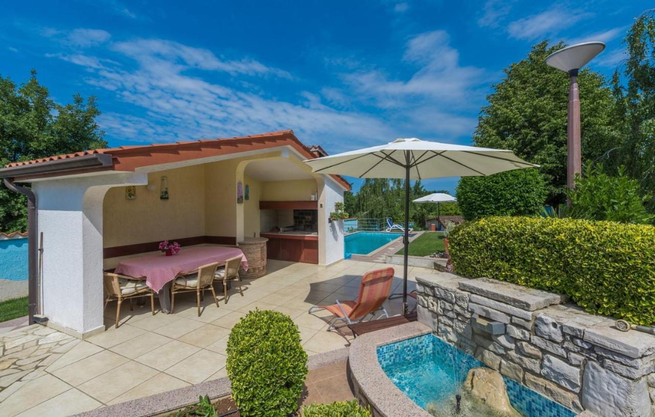 Villa Anita With Common Pool Vrvari Exterior photo