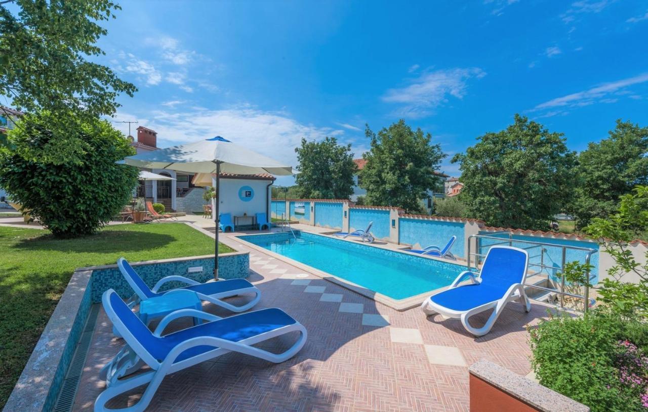 Villa Anita With Common Pool Vrvari Exterior photo