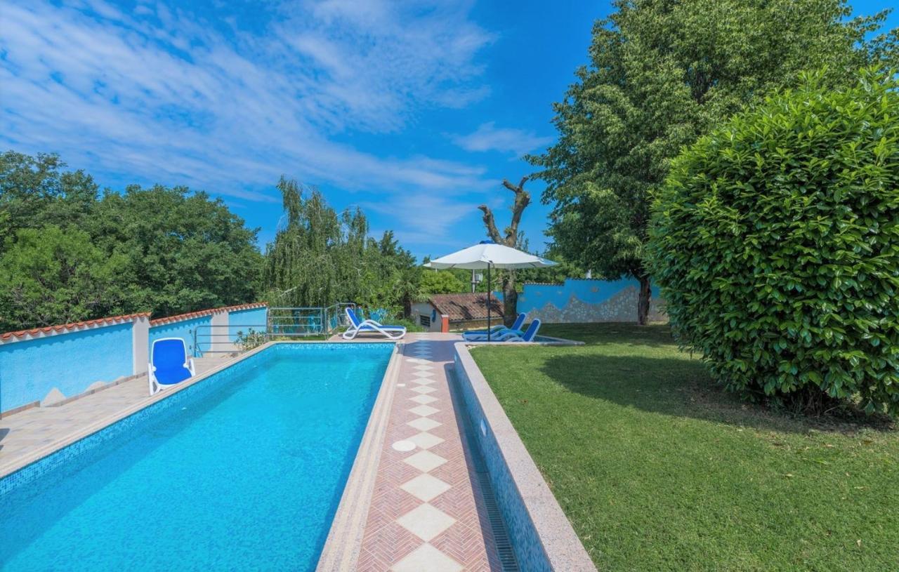 Villa Anita With Common Pool Vrvari Exterior photo