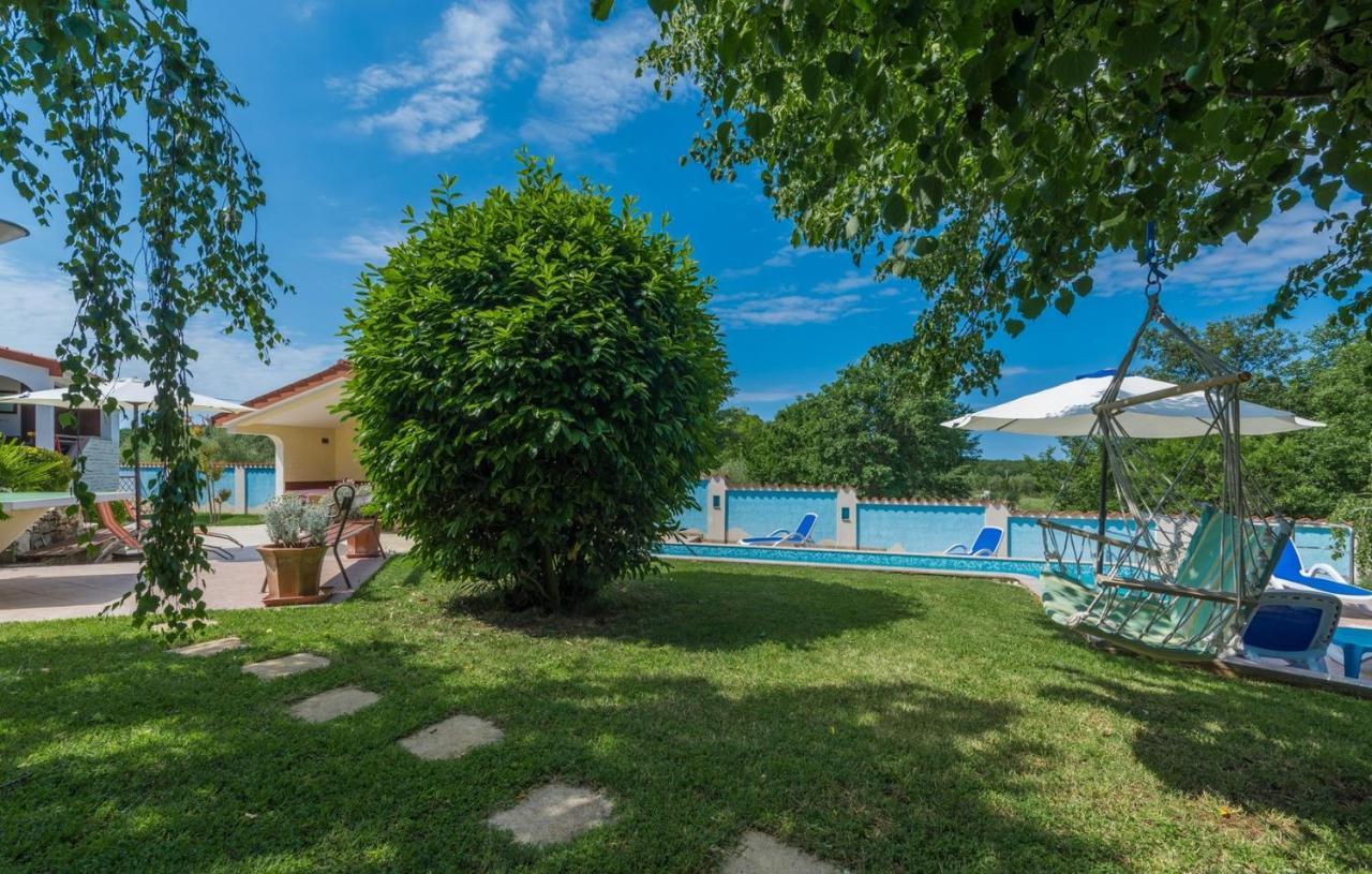 Villa Anita With Common Pool Vrvari Exterior photo
